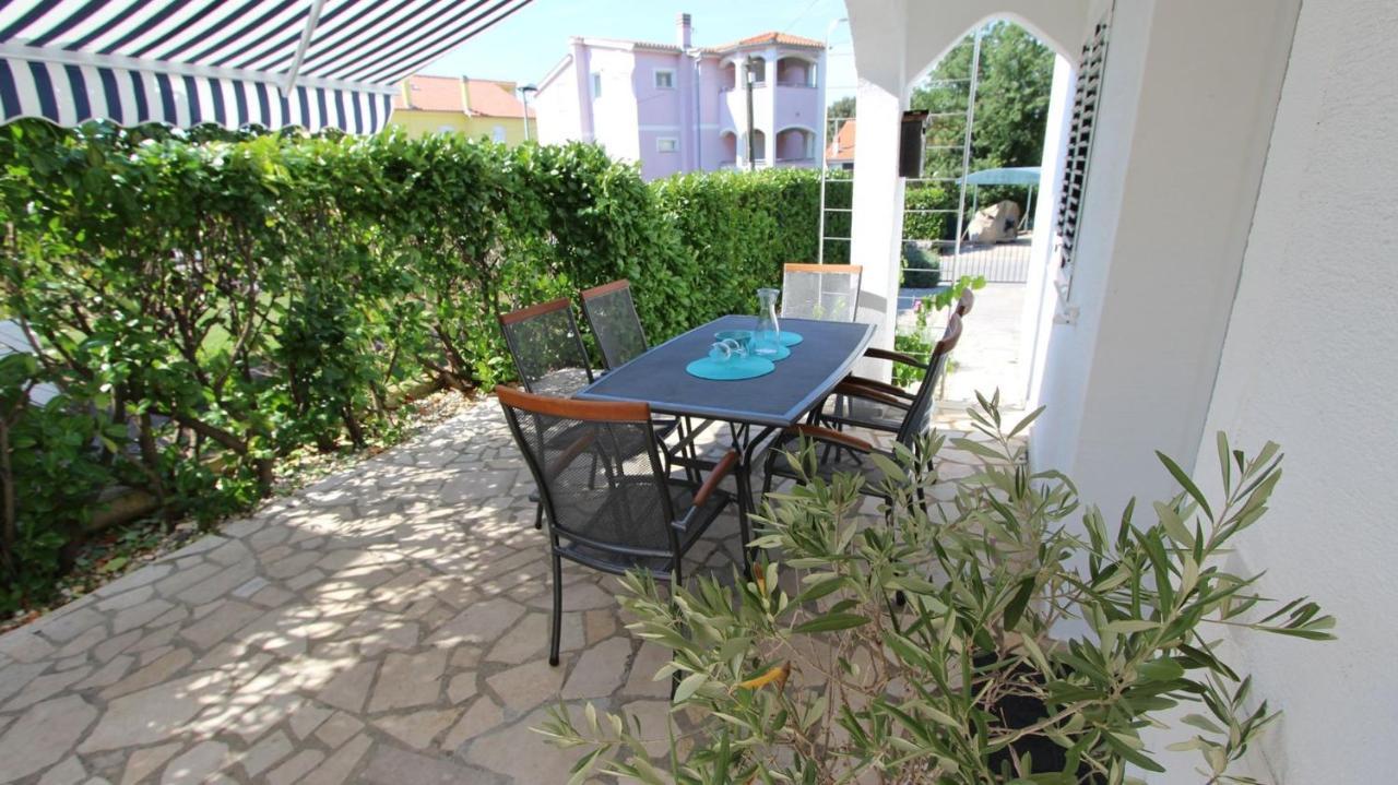 Apartments Adrijana Малинска Экстерьер фото