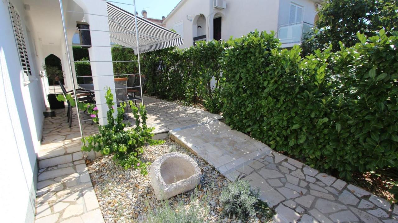 Apartments Adrijana Малинска Экстерьер фото
