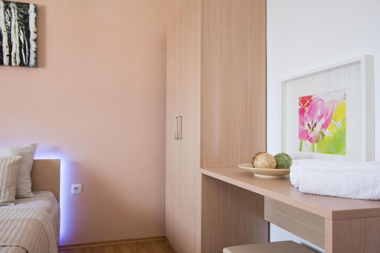 Apartments Adrijana Малинска Экстерьер фото