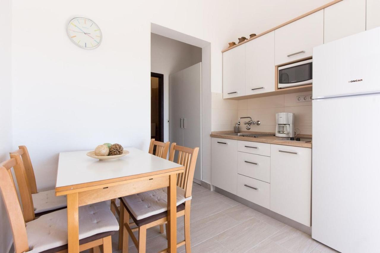 Apartments Adrijana Малинска Экстерьер фото