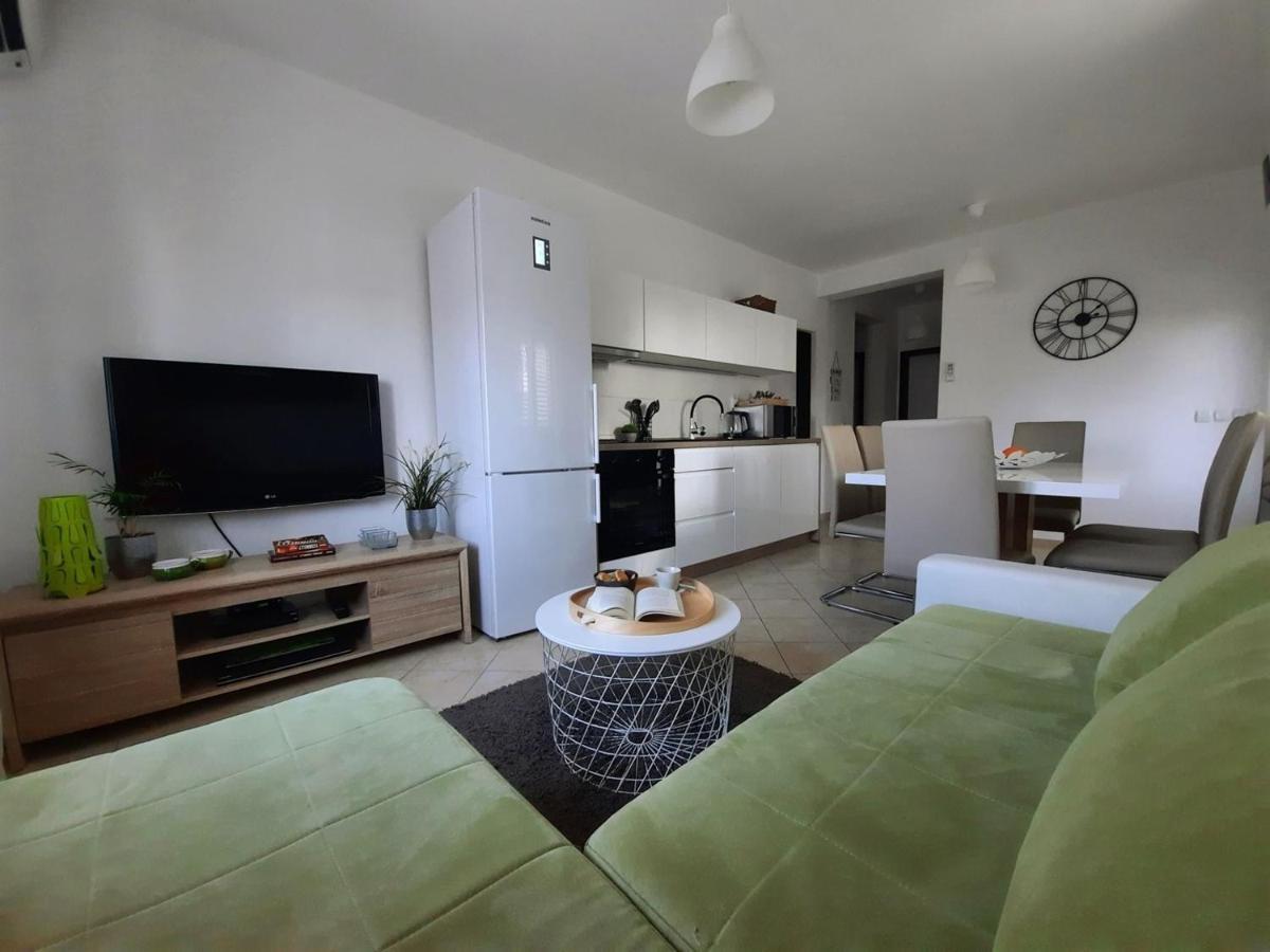 Apartments Adrijana Малинска Экстерьер фото