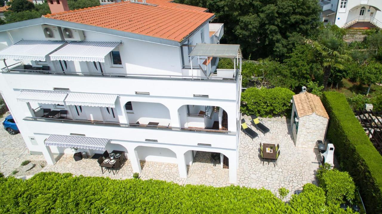 Apartments Adrijana Малинска Экстерьер фото